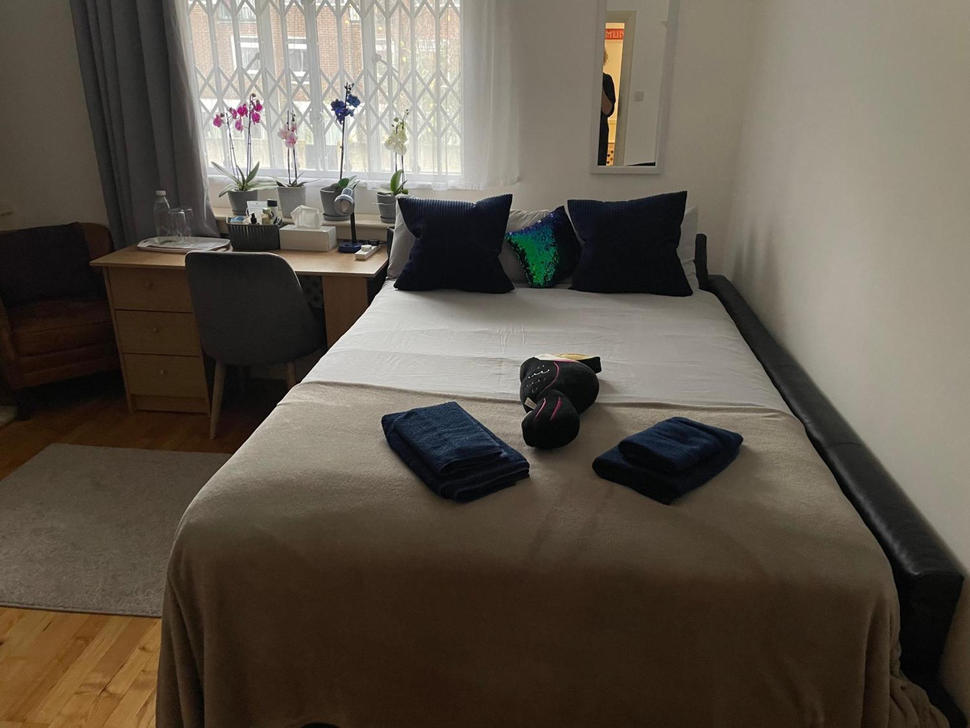 Rooms In Shared House In Kensington Лондон Экстерьер фото